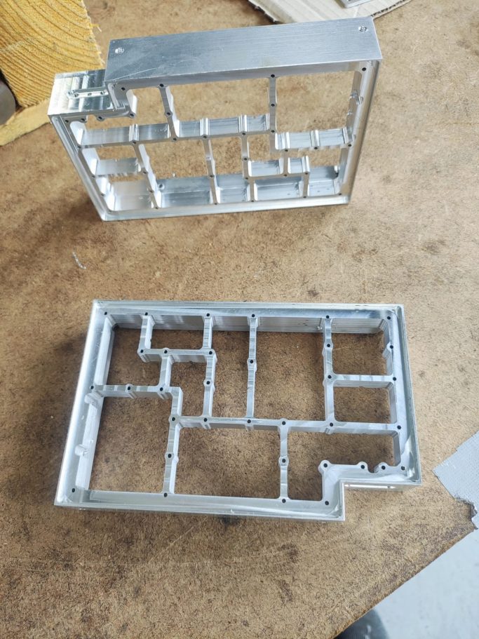 Pièces réalisées par USI64.